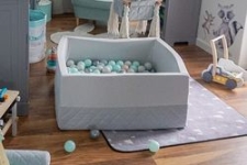 baseny z piłeczkami