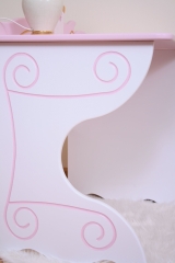Biurko karoca z koroną biało-różowe